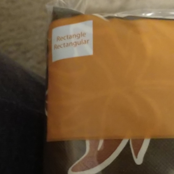 Vinyl Tablecloth - Picture 3 of 4